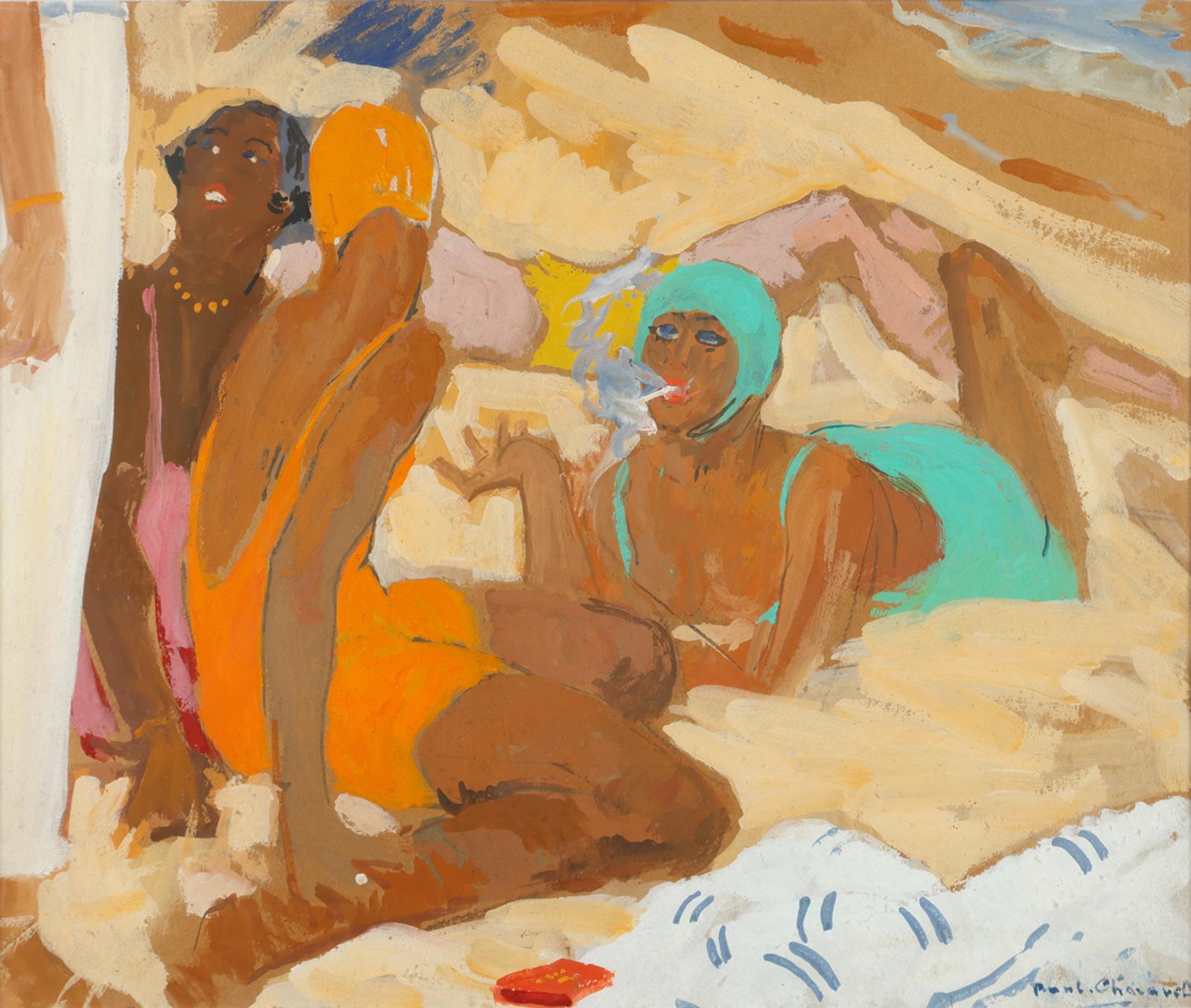 Drei Frauen in bunten Badeanzügen entspannen am Strand, umgeben von Sand und Wellen. Eine raucht.