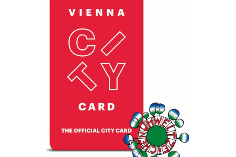Rote Vienna City Card mit weißem Text und grünem Umweltzeichen in der unteren Ecke.
